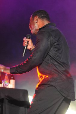 R & B Şarkıcıları Keith Sweat, Jagged Edge, Dru Hill ve Sisqo 15 Kasım 2014 'te Orlando Florida' daki CFE Arena 'da sahne aldılar..  