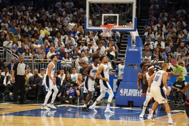 Orlando Magic 19 Nisan 2019 Cuma günü Orlando Florida 'daki Amway Arena' daki NBA Playoff 1 'de Toronto Rapçileri' ne ev sahipliği yapıyor.