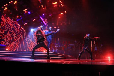 R & B Şarkıcısı Usher 12 Aralık 2015 'te Orlando Florida' daki Amway Center 'da sahne alacak..