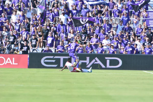 Orlando City SC, 9 Nisan 2019 'da Orlando, Florida' daki Citrus Bowl 'da New York Red Bulls' a ev sahipliği yapıyor..  