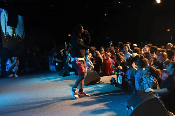 Crossover Kilisesi, 6 Ekim 2018 'de Tampa Florida' daki Crossover Kilisesi 'nde iki yıllık lezzet festivaline ev sahipliği yapıyor.. 