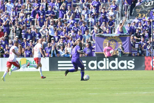 Orlando City SC, 9 Nisan 2019 'da Orlando, Florida' daki Citrus Bowl 'da New York Red Bulls' a ev sahipliği yapıyor.. 