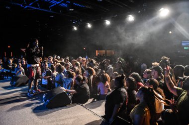 Crossover Kilisesi, 6 Ekim 2018 'de Tampa Florida' daki Crossover Kilisesi 'nde iki yıllık lezzet festivaline ev sahipliği yapıyor.. 