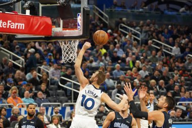 Orlando Magic 28 Şubat 2020 tarihinde Orlando Florida 'da Amway Center' da Minnesota Timberwolves 'a ev sahipliği yapar..  