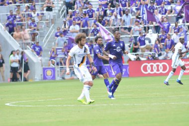 Orlando City 15 Nisan 2017 'de Florida, Orlando' daki Citrus Bowl 'da Los Angeles Galaksisine ev sahipliği yaptı..  