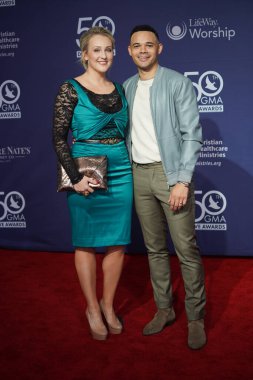 15 Ekim 2019 'da Nashville, Tennessee' deki Linbscome Üniversitesi 'nde verilen 50. GMA Dove Ödülleri sırasında kırmızı halı. 