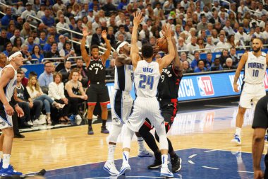 Orlando Magic 19 Nisan 2019 Cuma günü Orlando Florida 'daki Amway Arena' daki NBA Playoff 1 'de Toronto Rapçileri' ne ev sahipliği yapıyor.