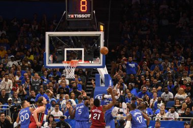 Orlando Magic 17 Ekim 2018 'de Orlando Florida' daki Amway Center 'da Miami Heat' i sunar..