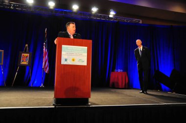 Florida Valisi Rick Scott 13 Ekim 2015 'te Orlando Florida' daki İnanç Sempozyumunda konuşma yapacak..  