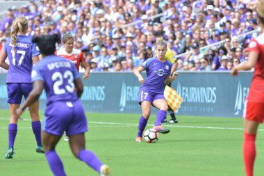 Orlando Pride 22 Nisan 2017 'de Orlando City Stadyumu' nda Washington Spirit 'e ev sahipliği yaptı..  