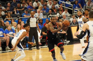 Orlando Magic 21 Nisan 2019 tarihinde Orlando Florida 'daki Amway Arena' da düzenlenen NBA Playoff 1 'de Toronto Rapçileri' ne ev sahipliği yapıyor..