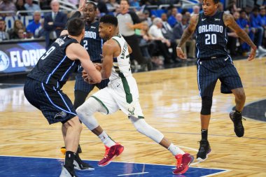 Orlando Magic, Orlando, Florida, ABD 'deki Amway Center' da Milwaukee Bucks 'a ev sahipliği yapıyor. 1 Kasım 2019.  