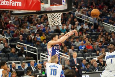 Orlando Magic 27 Aralık 2019 Cuma günü Orlando, Florida 'daki Amway Arena' da Philadelphia 76ers 'a ev sahipliği yapıyor..