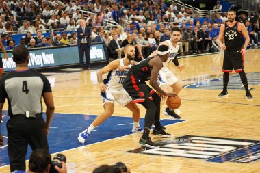 Orlando Magic 19 Nisan 2019 Cuma günü Orlando Florida 'daki Amway Arena' daki NBA Playoff 1 'de Toronto Rapçileri' ne ev sahipliği yapıyor.