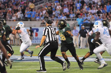 Kuzey Carolina 29 Aralık 2015 tarihinde Orlando Florida 'daki Kamp Dünya Stadyumu' nda oynanan Russell Atletizm Kupası 'nda Baylor ile karşılaşacak.. 