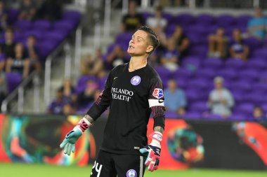 Orlando Pride, 23 Mayıs 2018 'de Orlando Florida' daki Exploria Stadyumu 'nda Kuzey Carolina Cesareti' ne ev sahipliği yapmaktadır..  
