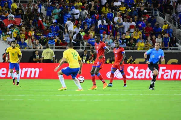 巴西在2016年6月8日于佛罗里达州奥兰多举行的美洲百年杯期间对阵海地的比赛 — 图库照片