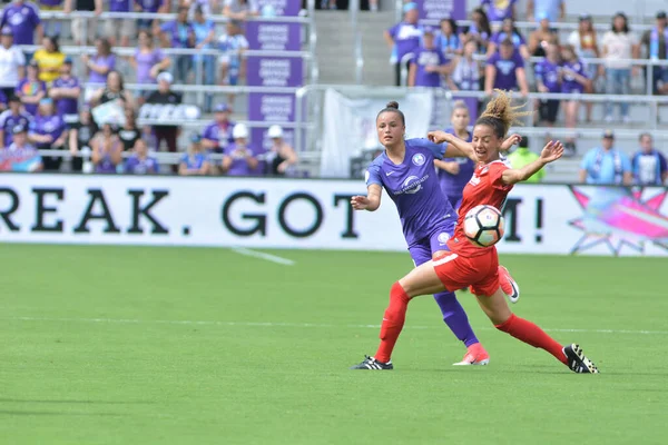 Orlando Pride 22 Nisan 2017 'de Orlando City Stadyumu' nda Washington Spirit 'e ev sahipliği yaptı.. 