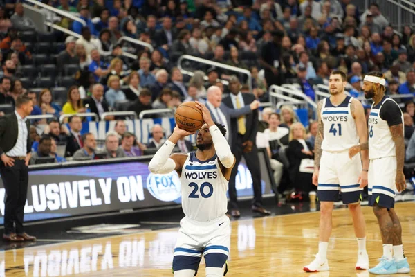 Orlando Magic 28 Şubat 2020 tarihinde Orlando Florida 'da Amway Center' da Minnesota Timberwolves 'a ev sahipliği yapar..  