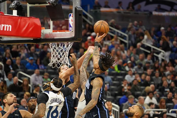 Orlando Magic 28 Şubat 2020 tarihinde Orlando Florida 'da Amway Center' da Minnesota Timberwolves 'a ev sahipliği yapar..  