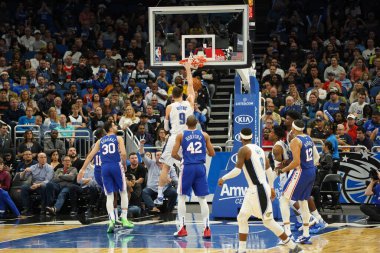 Orlando Magic 27 Aralık 2019 Cuma günü Orlando, Florida 'daki Amway Arena' da Philadelphia 76ers 'a ev sahipliği yapıyor..