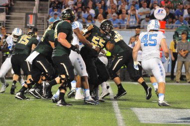 Kuzey Carolina 29 Aralık 2015 tarihinde Orlando Florida 'daki Kamp Dünya Stadyumu' nda oynanan Russell Atletizm Kupası 'nda Baylor ile karşılaşacak..