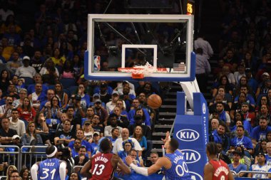 Orlando Magic 17 Ekim 2018 'de Orlando Florida' daki Amway Center 'da Miami Heat' i sunar..  