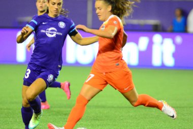 Orlando Pride sunucusu Houston Dash 23 Haziran 2016 'da Orlando Florida' daki Dünya Kampı Stadyumu 'nda..