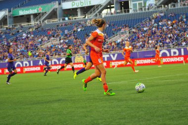 Orlando Pride sunucusu Houston Dash 23 Haziran 2016 'da Orlando Florida' daki Dünya Kampı Stadyumu 'nda..
