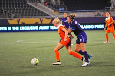 Orlando Pride sunucusu Houston Dash 23 Haziran 2016 'da Orlando Florida' daki Dünya Kampı Stadyumu 'nda..