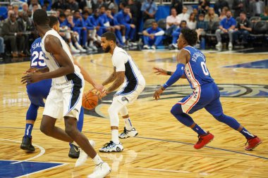 Orlando Magic 13 Ekim 2019 'da Florida, Orlando' daki Amway Center 'da Philadelphia 76ers' a ev sahipliği yaptı..  