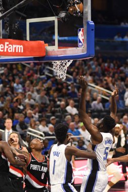 Orlando Magic 25 Ekim 2018 'de Orlando Florida' daki Amway Center 'da Portland Trail Blazers' ı sunar.. 