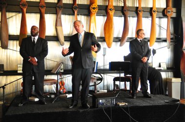 19 Eylül 2015 'te, Bebekler için Kahramanlar Sanford Florida' da bir bağış etkinliğine ev sahipliği yaptı..  