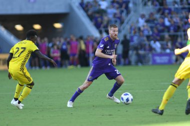 Orlando Magic oyuncusu Fournier, 25 Ekim 2018 tarihinde Orlando Florida 'daki Amway Center' da spor ceketlilere karşı gol atmaya çalıştı..  