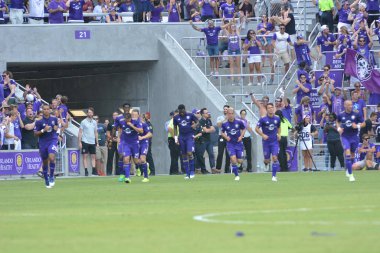 Orlando City 15 Nisan 2017 'de Florida, Orlando' daki Citrus Bowl 'da Los Angeles Galaksisine ev sahipliği yaptı..  