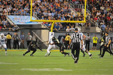 Kuzey Carolina 29 Aralık 2015 tarihinde Orlando Florida 'daki Kamp Dünya Stadyumu' nda oynanan Russell Atletizm Kupası 'nda Baylor ile karşılaşacak.. 