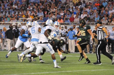 Kuzey Carolina 29 Aralık 2015 tarihinde Orlando Florida 'daki Kamp Dünya Stadyumu' nda oynanan Russell Atletizm Kupası 'nda Baylor ile karşılaşacak..