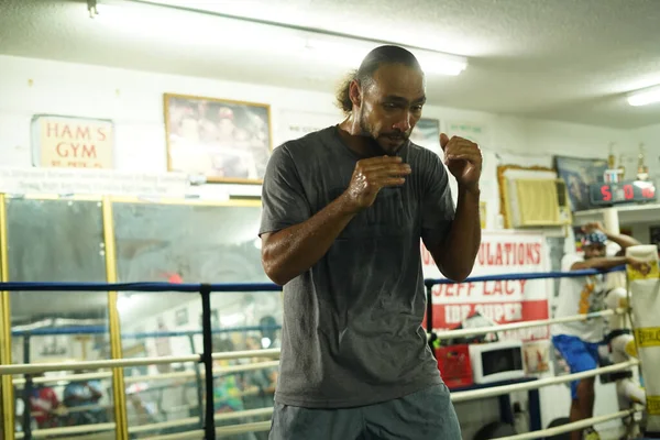 Boxer Keith One Time Thurman Egy Sajtóesemény Során Tornaterem Előtt — Stock Fotó