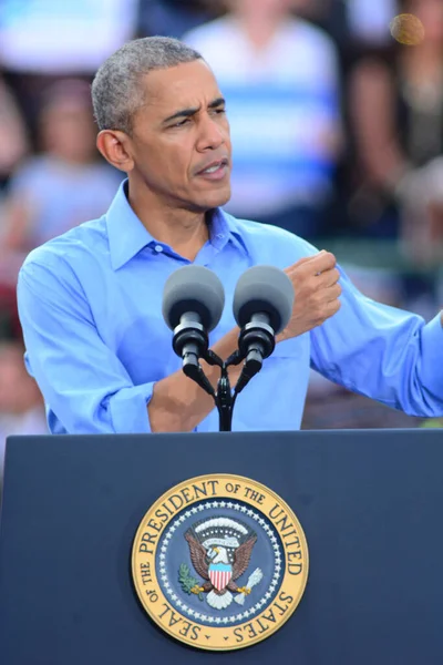 Prezydent Barack Obama Przemawia Wiecu Kampanii Stadionie Osceola Heritage Park — Zdjęcie stockowe