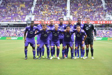 Orlando City 15 Nisan 2017 'de Florida, Orlando' daki Citrus Bowl 'da Los Angeles Galaksisine ev sahipliği yaptı..  