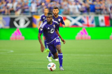 Orlando City SC, 6 Mayıs 2016 'da Orlando Florida' daki Dünya Kampı Stadyumu 'nda New York Red Bulls' a ev sahipliği yaptı..  