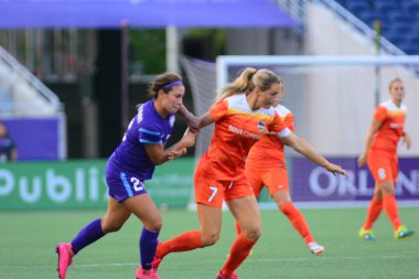 Orlando Pride sunucusu Houston Dash 23 Haziran 2016 'da Orlando Florida' daki Dünya Kampı Stadyumu 'nda..