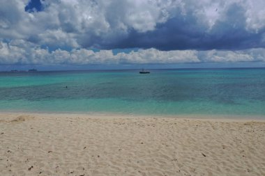 George Town 'daki Caymond Adası' ndaki en güzel plajların güzel manzarası. 