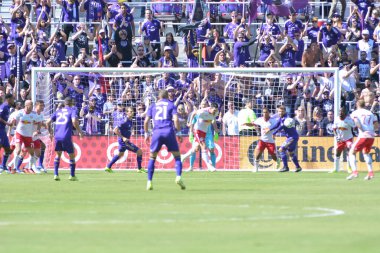 Orlando City SC, 9 Nisan 2019 'da Orlando, Florida' daki Citrus Bowl 'da New York Red Bulls' a ev sahipliği yapıyor..  