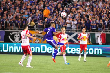 Orlando City SC, 6 Mayıs 2016 'da Orlando Florida' daki Dünya Kampı Stadyumu 'nda New York Red Bulls' a ev sahipliği yaptı..  