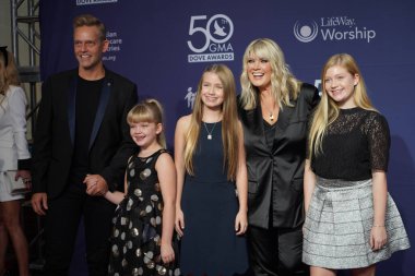 15 Ekim 2019 'da Nashville, Tennessee' deki Linbscome Üniversitesi 'nde verilen 50. GMA Dove Ödülleri sırasında kırmızı halı. 