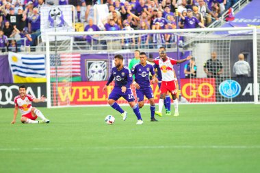 Orlando City SC, 6 Mayıs 2016 'da Orlando Florida' daki Dünya Kampı Stadyumu 'nda New York Red Bulls' a ev sahipliği yaptı.. 
