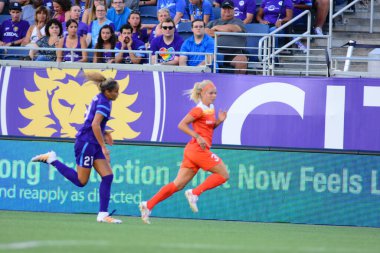 Orlando Pride sunucusu Houston Dash 23 Haziran 2016 'da Orlando Florida' daki Dünya Kampı Stadyumu 'nda..