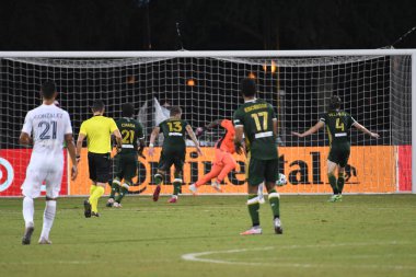 Los Angeles Galaksisi, 14 Temmuz 2020 'de Orlando Florida ABD' deki ESPN Vahşi Spor Dünyası 'nda düzenlenen MLS Sırt Turnuvası sırasında Portland Timbers ile karşı karşıya geldi.