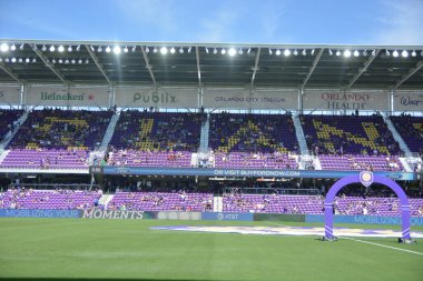 Orlando City 29 Nisan 2017 'de Orlando, Florida' daki Orlando City Stadyumu 'nda Colorado Rapids' e ev sahipliği yaptı.) 